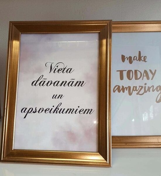 FOTORĀMĪŠI ZELTA IETVARĀ