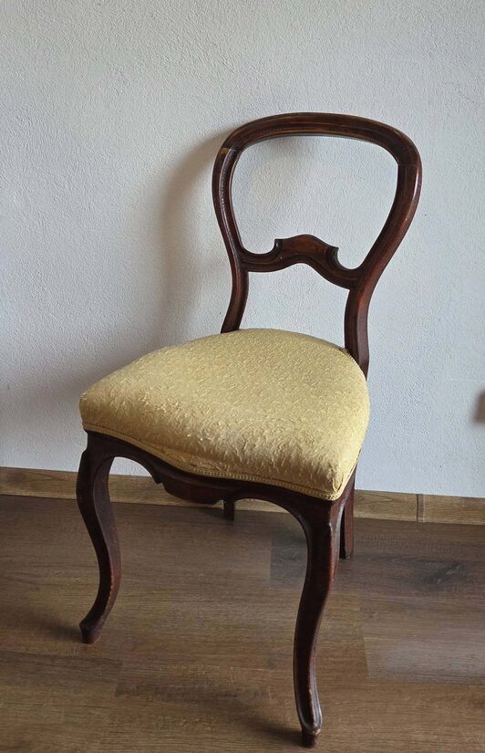 ANTĪKS KRĒSLS